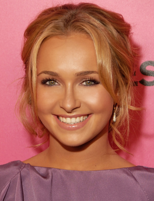 Hayden_Panettiere_2009_Straighten_Crop